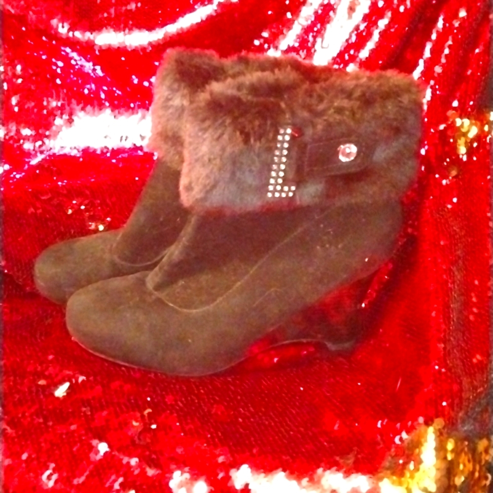 Pierre Dumas Wedge ankle boots
